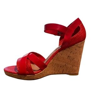 Nine West “BDAYO” sandals, sz. 7.5. Red patent straps.